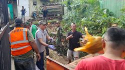 Tembok SDN 2 Metro Pusat Ambruk, Wali Kota Pimpin Langsung Aksi Gotong Royong Warga