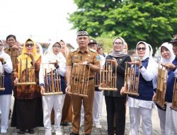 PWRI Metro Resmikan Warung Usaha Merah Putih dan Angklung Siger Mas, Dorong Ekonomi dan Budaya Lokal