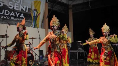 Meski Diguyur Hujan, Begawi Budaya 2025 Tetap Semarak dan Jadi Ajang Kolaborasi Seniman Metro